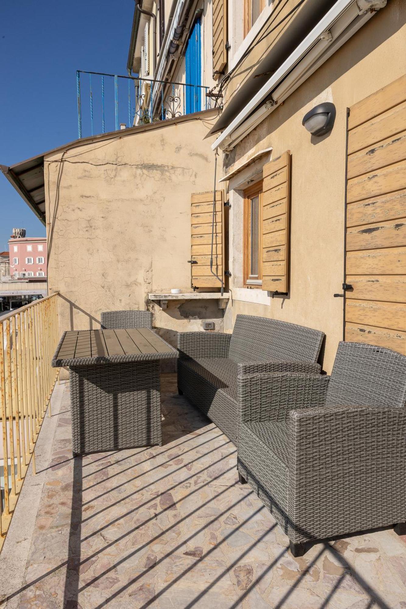 Seahouse Apartments Pirano Esterno foto
